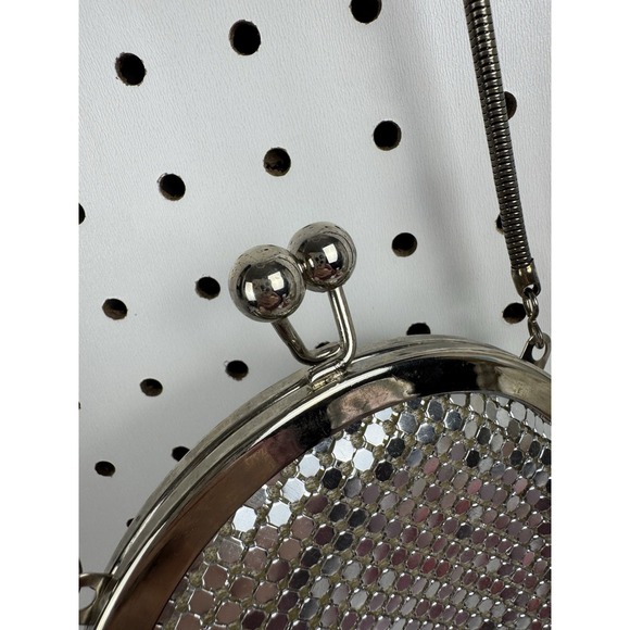 1970s Silver Metal‎ Mesh Disco Glam Evening Bag Vintage Kiss Lock Purse - Picture 5 of 9